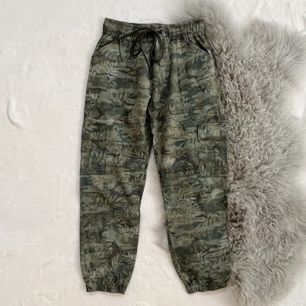 Sanctuary Printed Tropical Camouflage Cargo Jogger